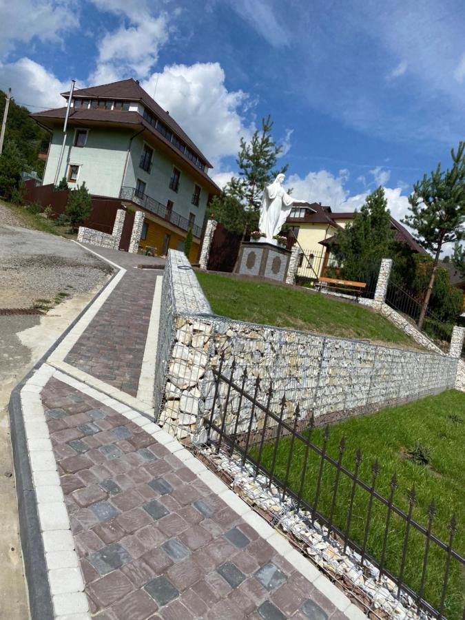 Апартаменти На Підгірній Volovets Eksteriør billede